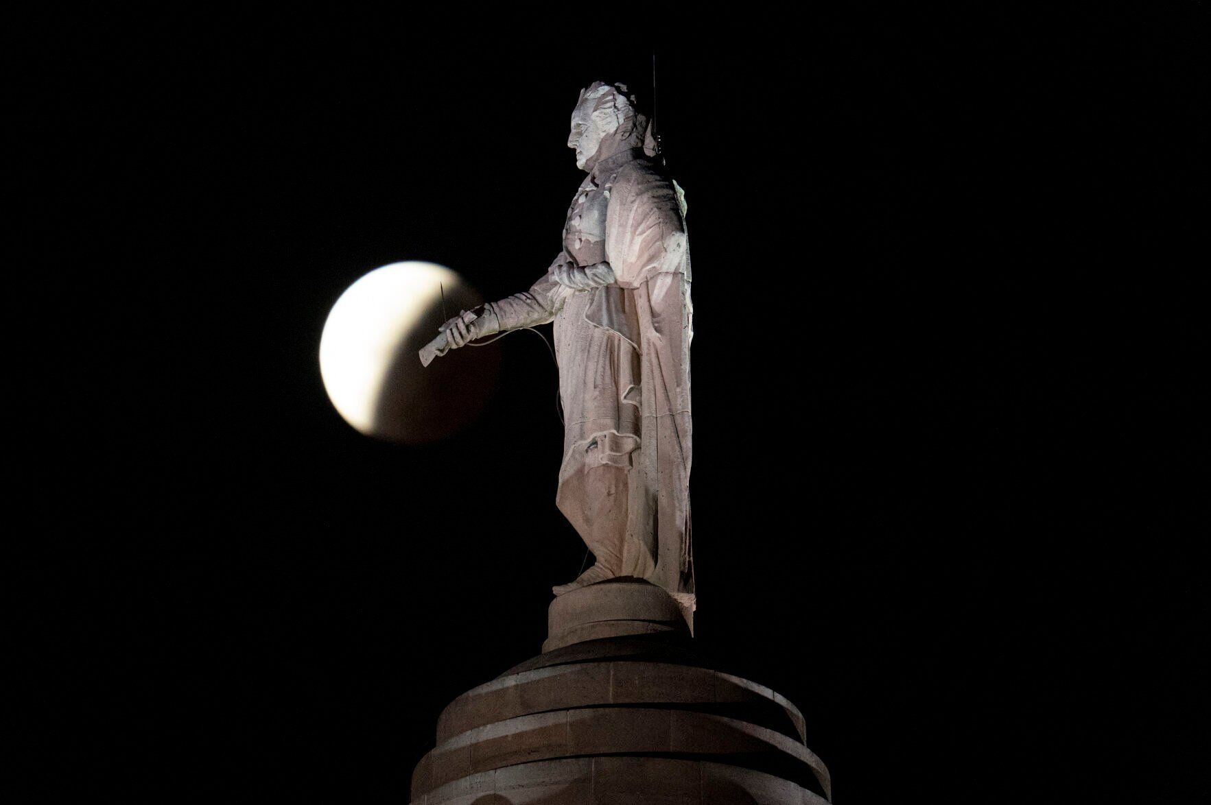 APTOPIX Maryland Lunar Eclipse